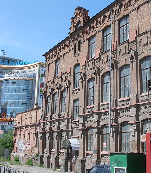 Вид фасада Казенных винных складов с ул. Фрунзе